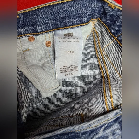Classic Levi's 501 Jeans - Picture 10 of 10